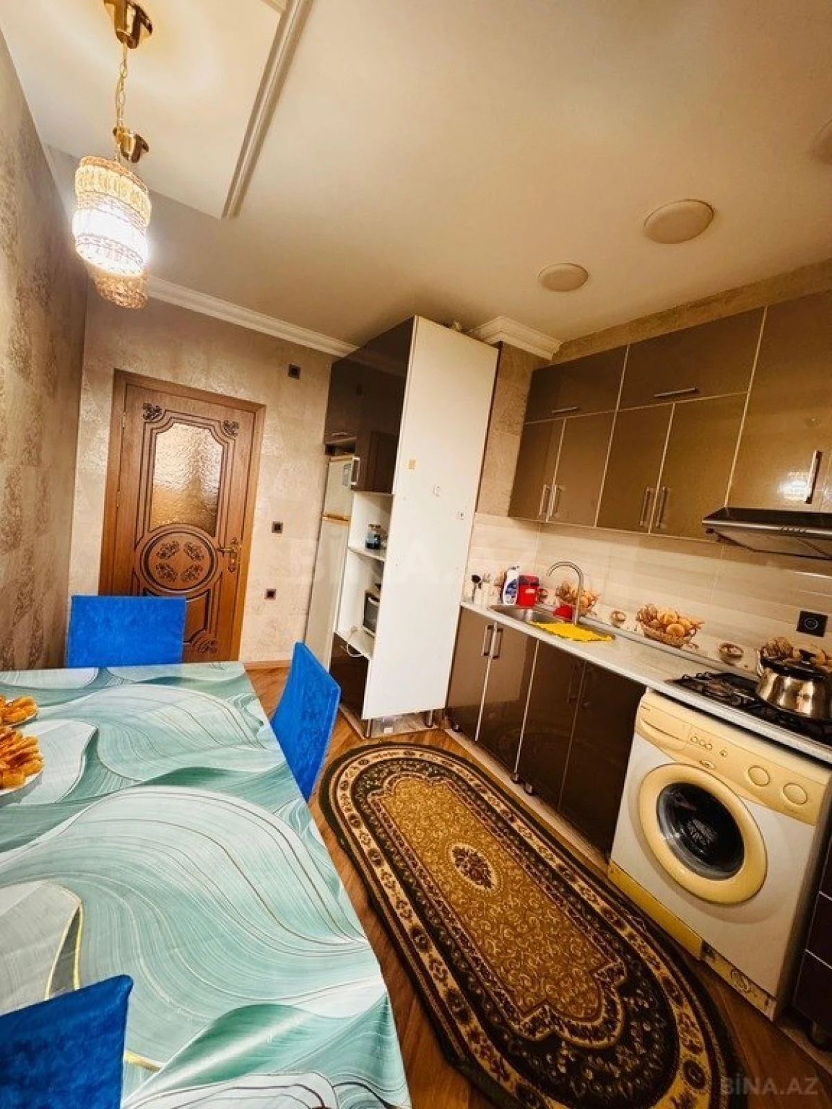 Satılır 4 otaqlı mənzil 139 m²