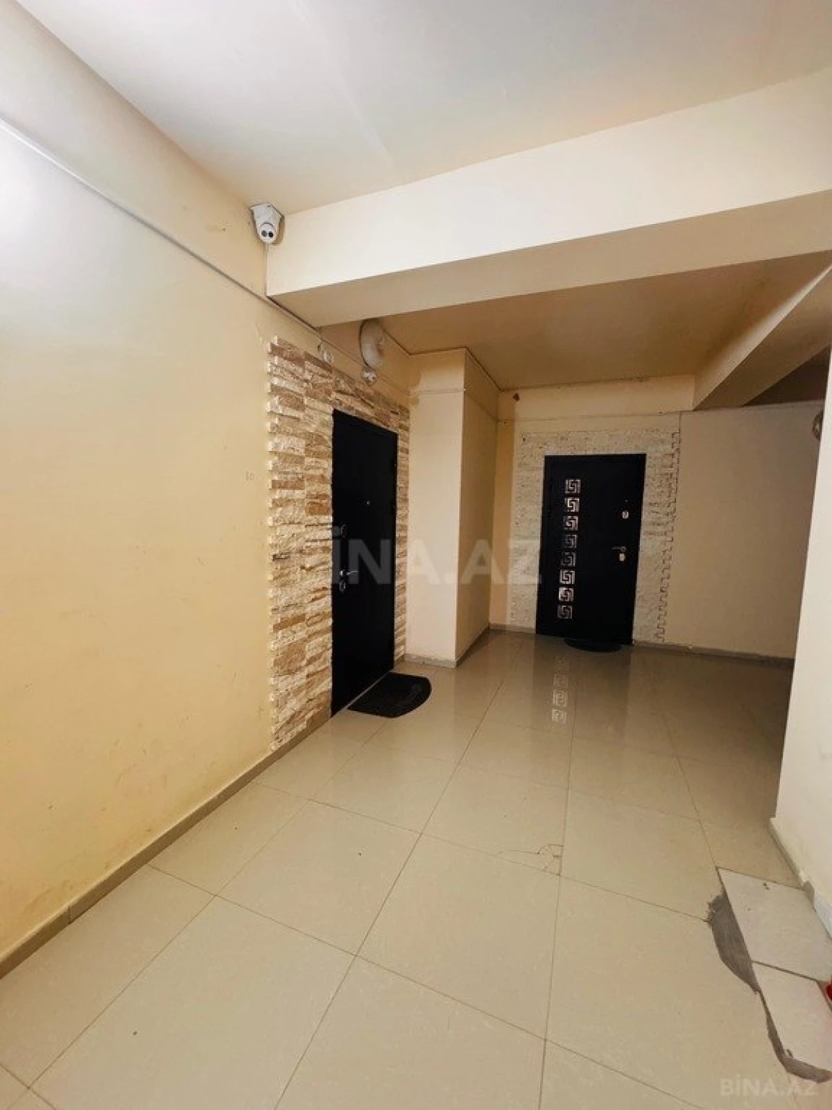 Satılır 4 otaqlı mənzil 139 m²