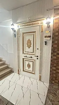 Satılır 4 otaqlı mənzil 160 m²