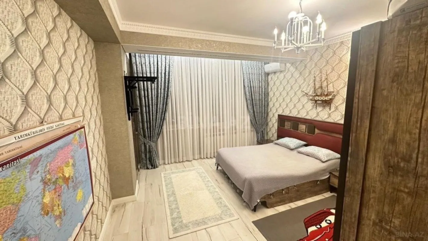 Satılır 4 otaqlı mənzil 160 m²