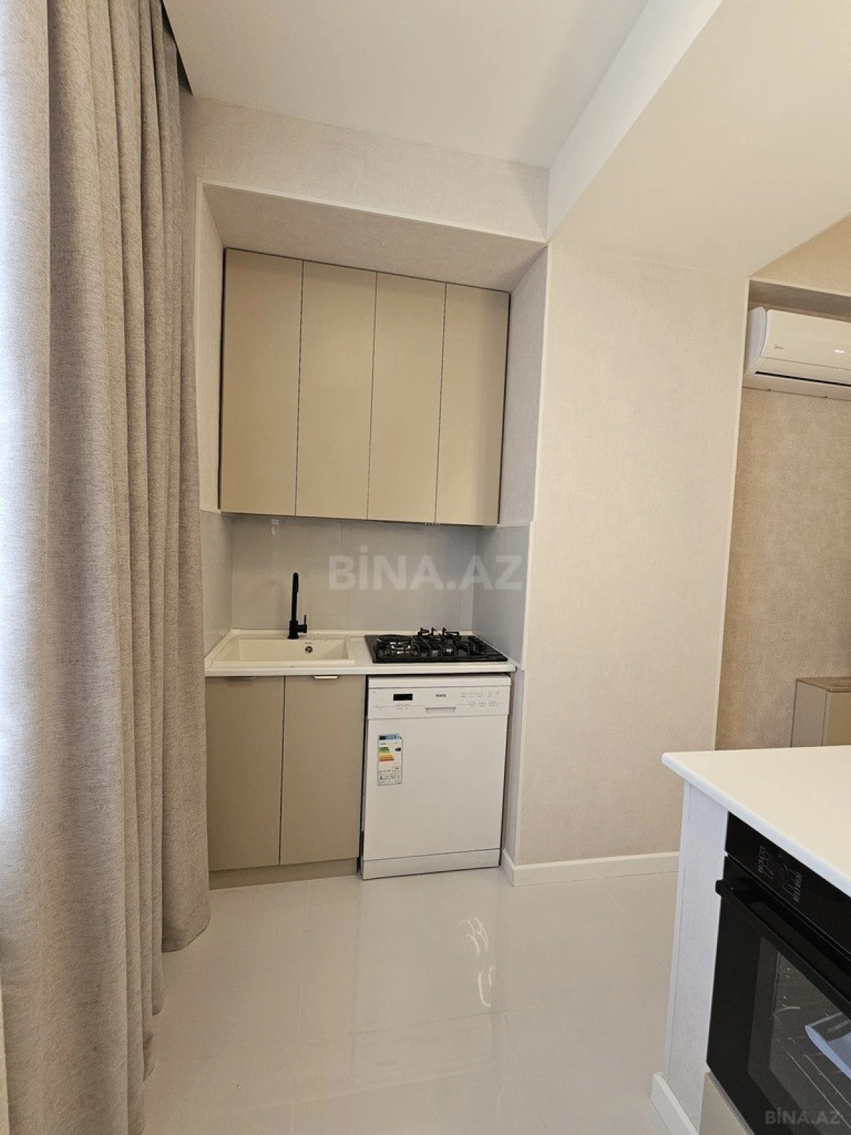 Satılır 2 otaqlı mənzil 66 m²