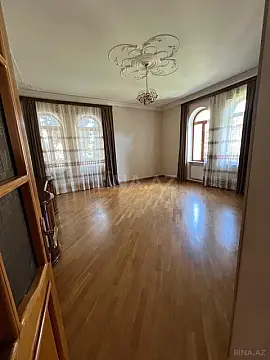 Kirayə verilir 12 otaqlı ofis 900 m²