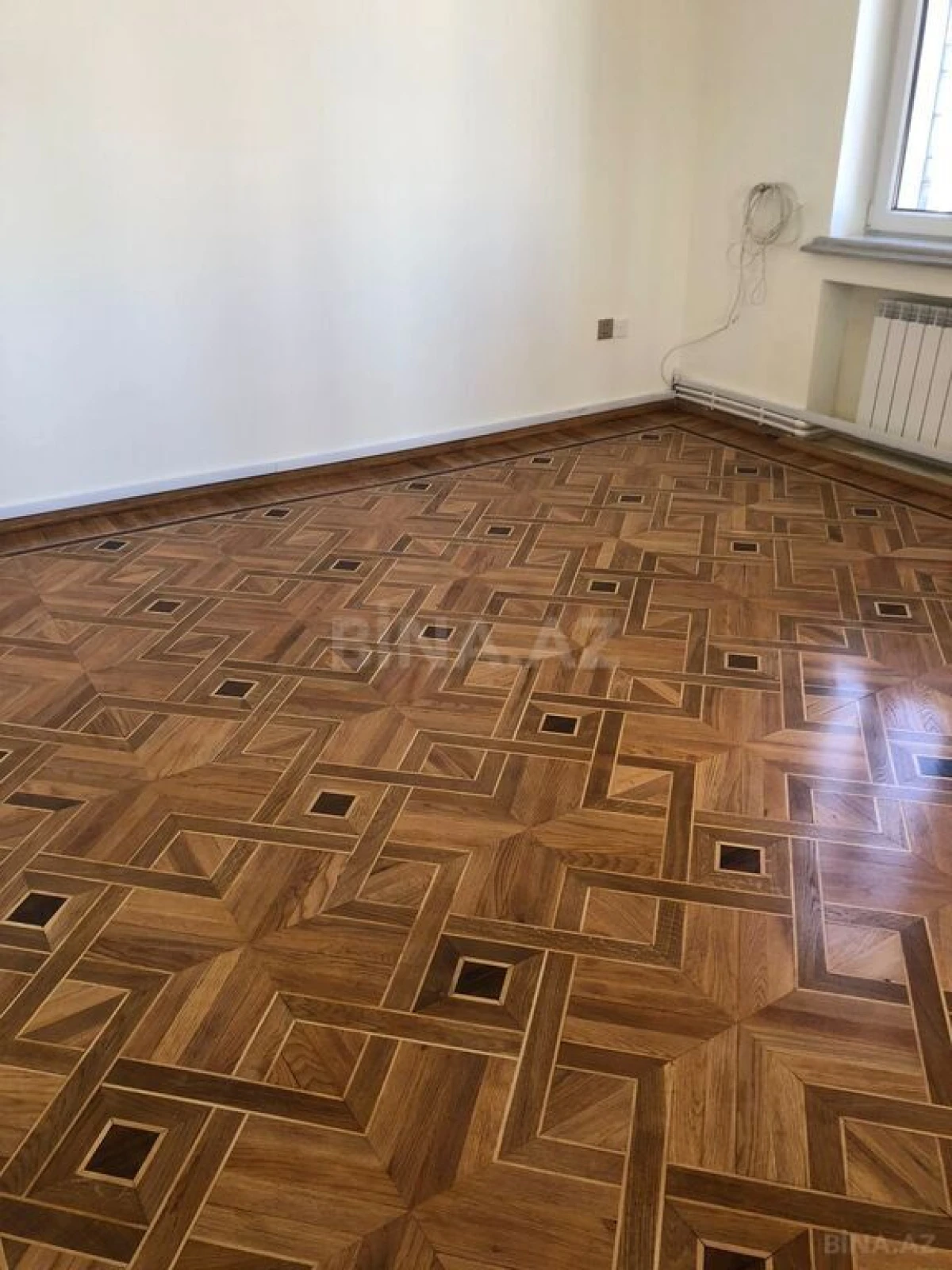 Kirayə verilir 12 otaqlı ofis 900 m²