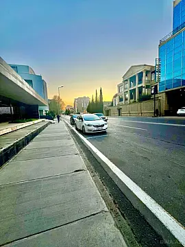 Kirayə verilir 12 otaqlı ofis 900 m²