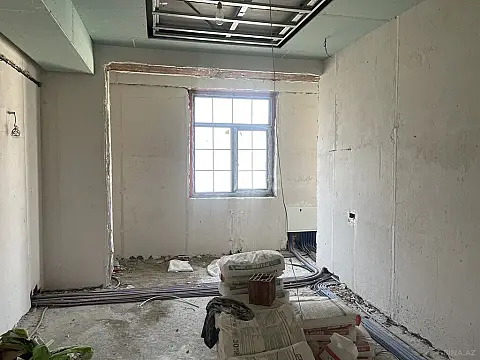 Satılır 5 otaqlı mənzil 250 m²