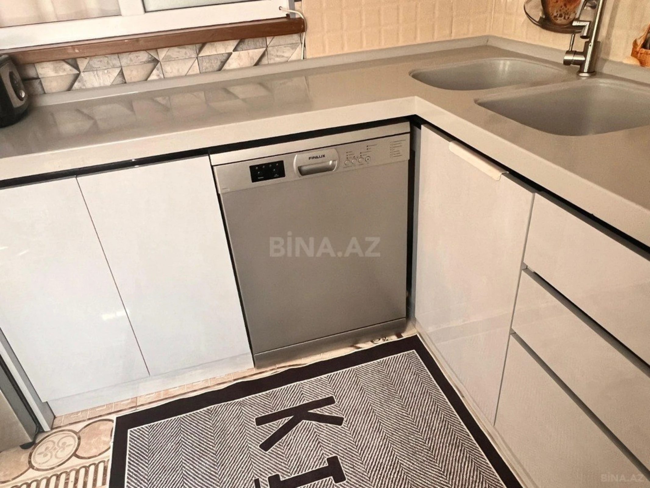 Satılır 3 otaqlı mənzil 67 m²