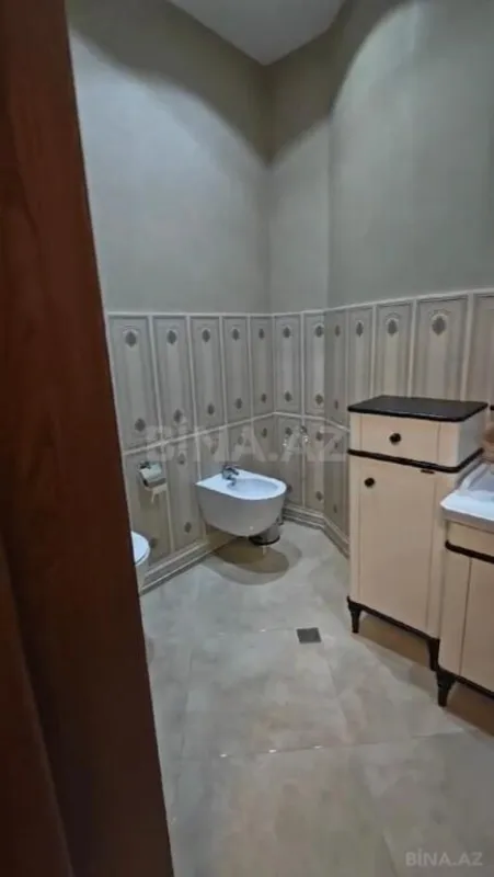 Satılır 10 otaqlı həyət evi 1000 m²