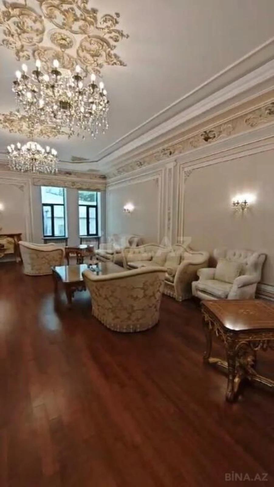 Satılır 10 otaqlı həyət evi 1000 m²
