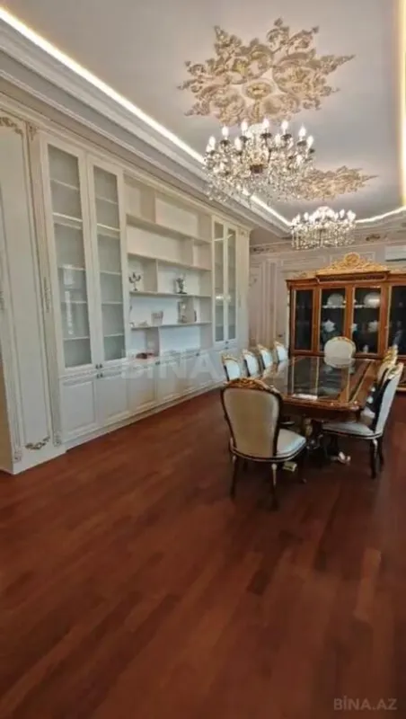 Satılır 10 otaqlı həyət evi 1000 m²