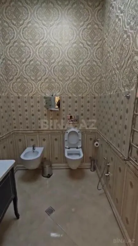 Satılır 10 otaqlı həyət evi 1000 m²