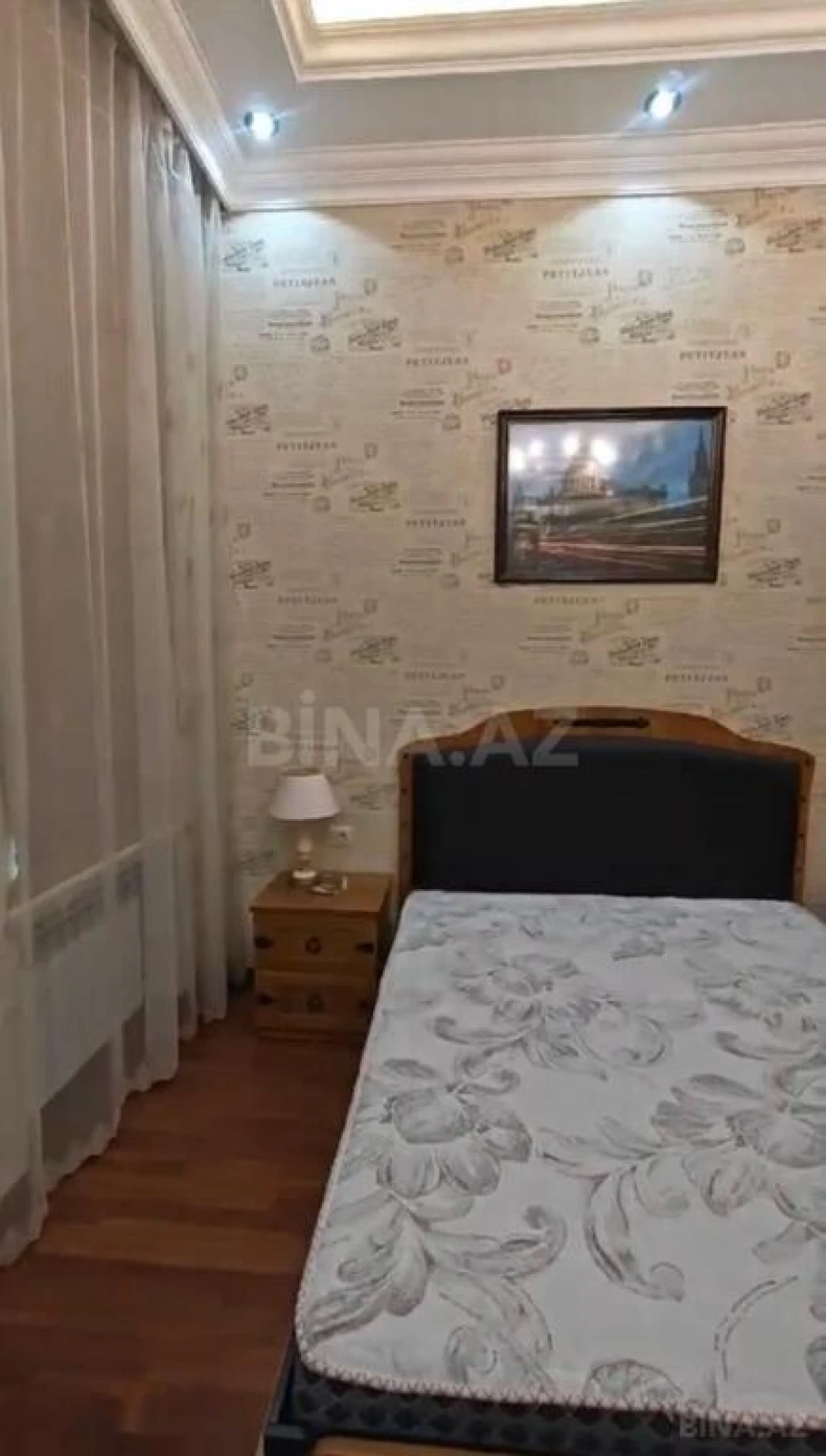 Satılır 10 otaqlı həyət evi 1000 m²