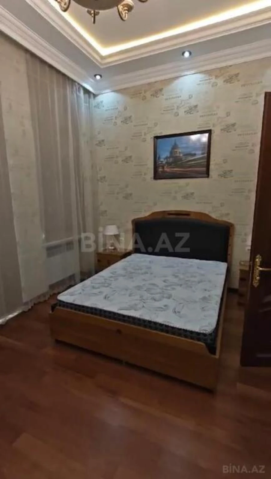 Satılır 10 otaqlı həyət evi 1000 m²