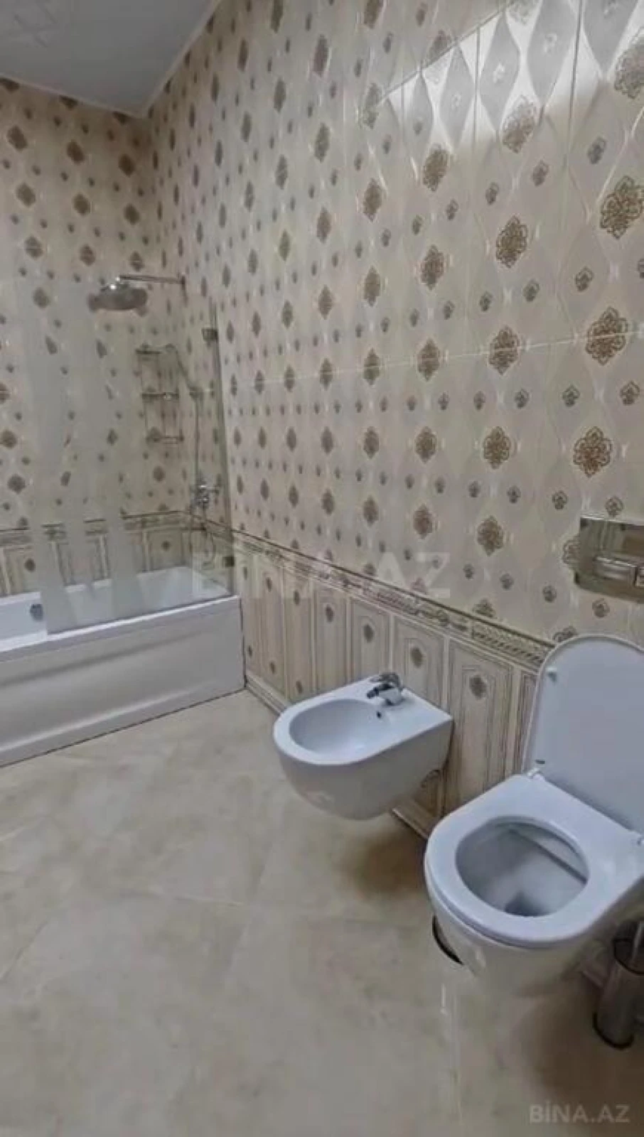 Satılır 10 otaqlı həyət evi 1000 m²