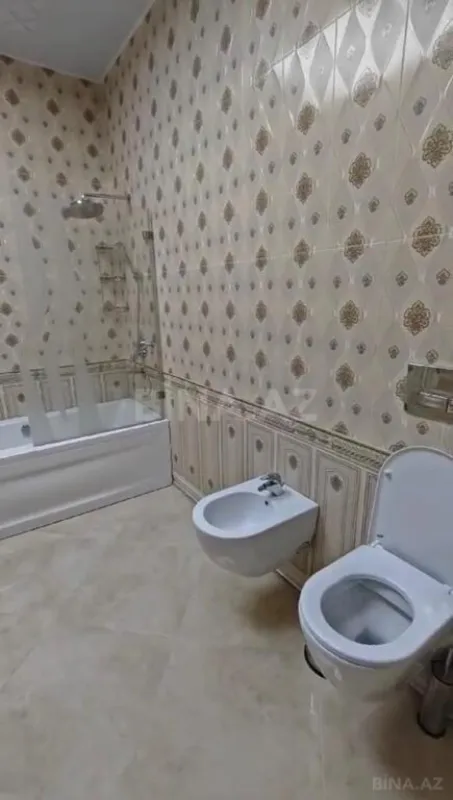 Satılır 10 otaqlı həyət evi 1000 m²