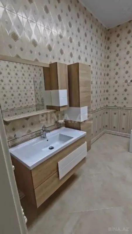 Satılır 10 otaqlı həyət evi 1000 m²