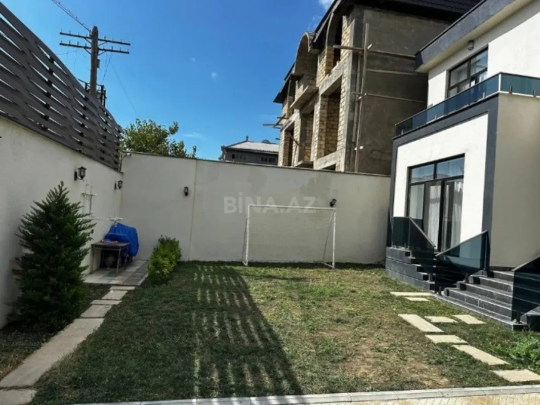 Satılır 5 otaqlı həyət evi 240 m²
