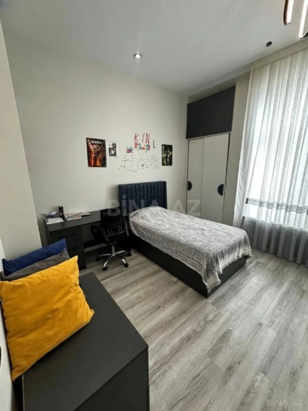 Satılır 5 otaqlı həyət evi 240 m²