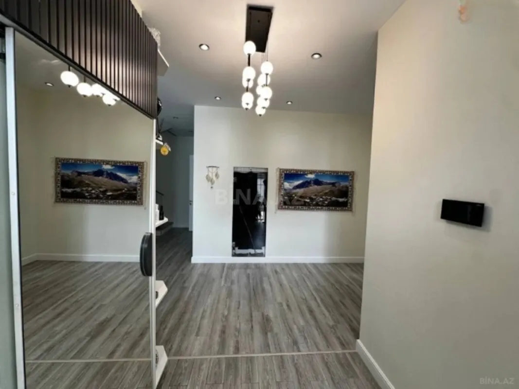 Satılır 5 otaqlı həyət evi 240 m²