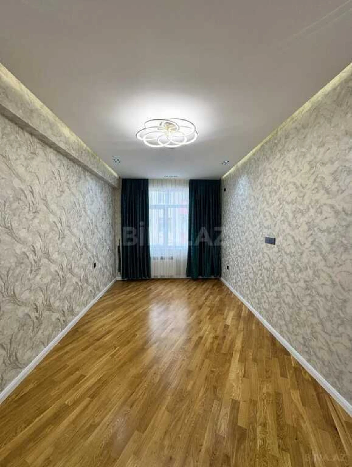 Satılır 2 otaqlı mənzil 75 m²