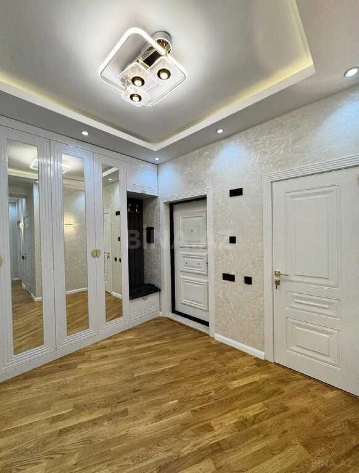 Satılır 2 otaqlı mənzil 75 m²