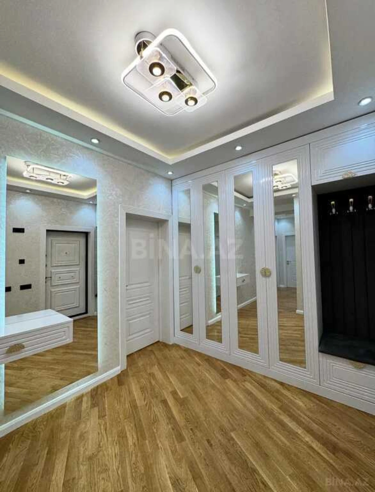 Satılır 2 otaqlı mənzil 75 m²