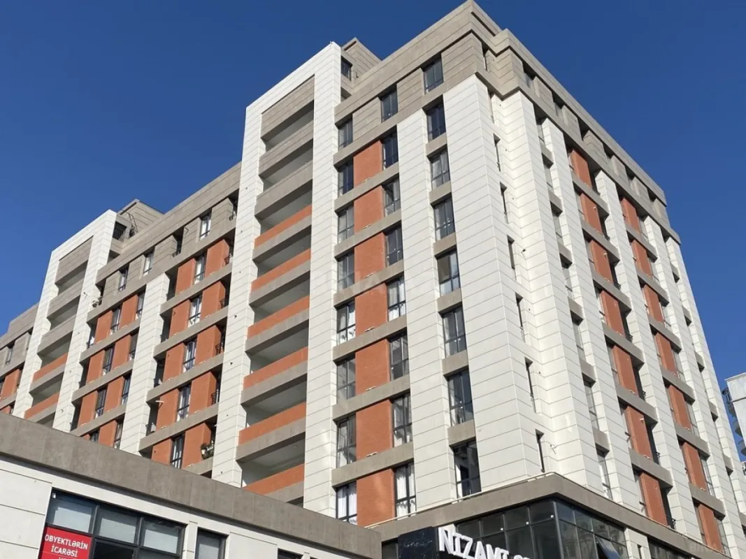 Satılır 3 otaqlı mənzil 111 m²