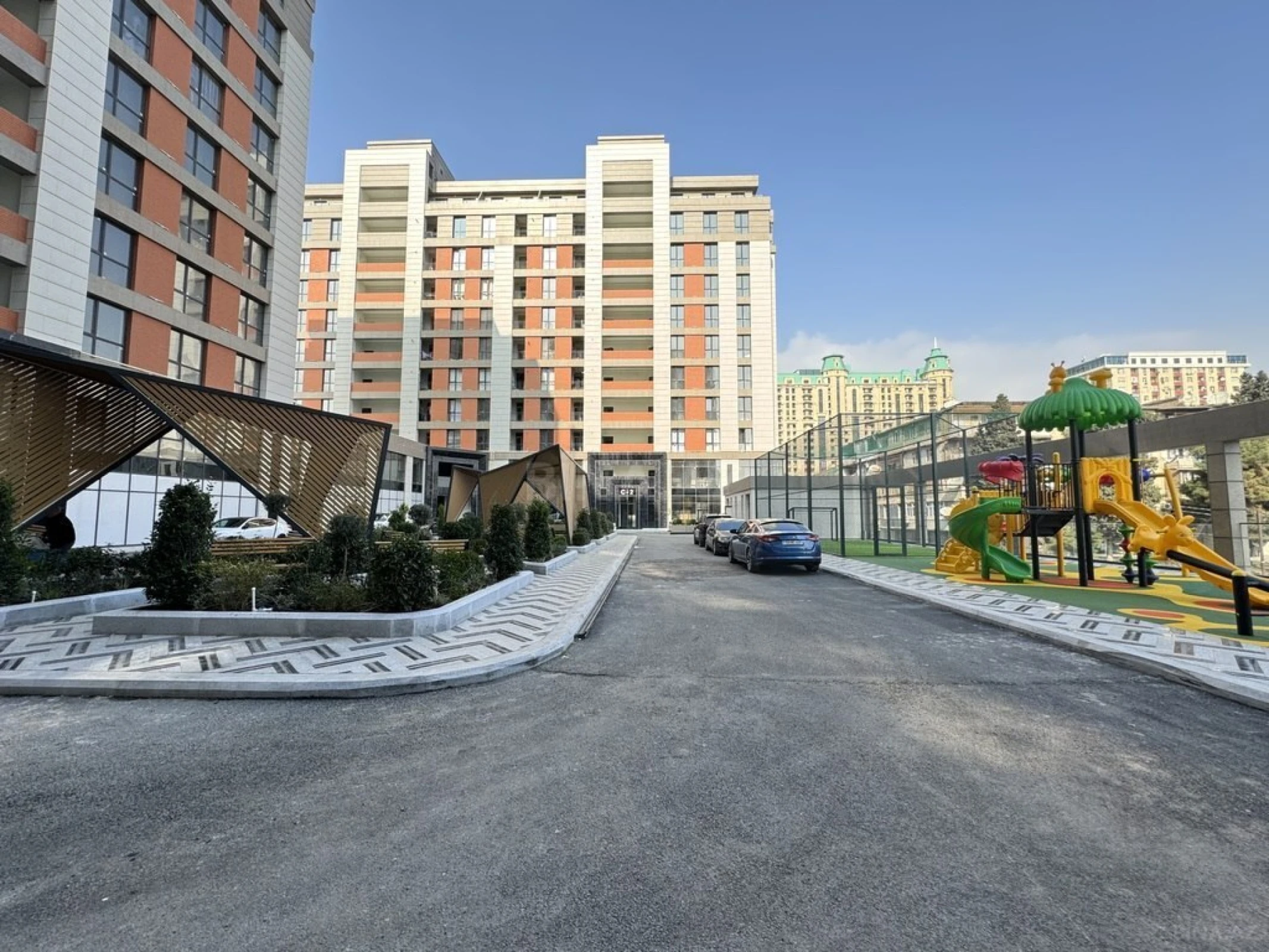 Satılır 3 otaqlı mənzil 111 m²