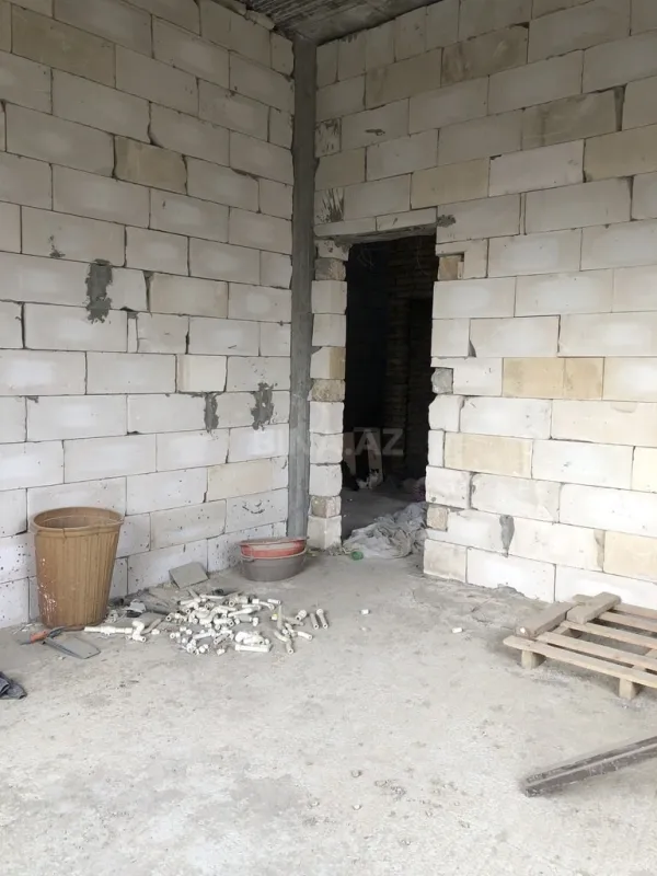 Satılır 8 otaqlı həyət evi 450 m²