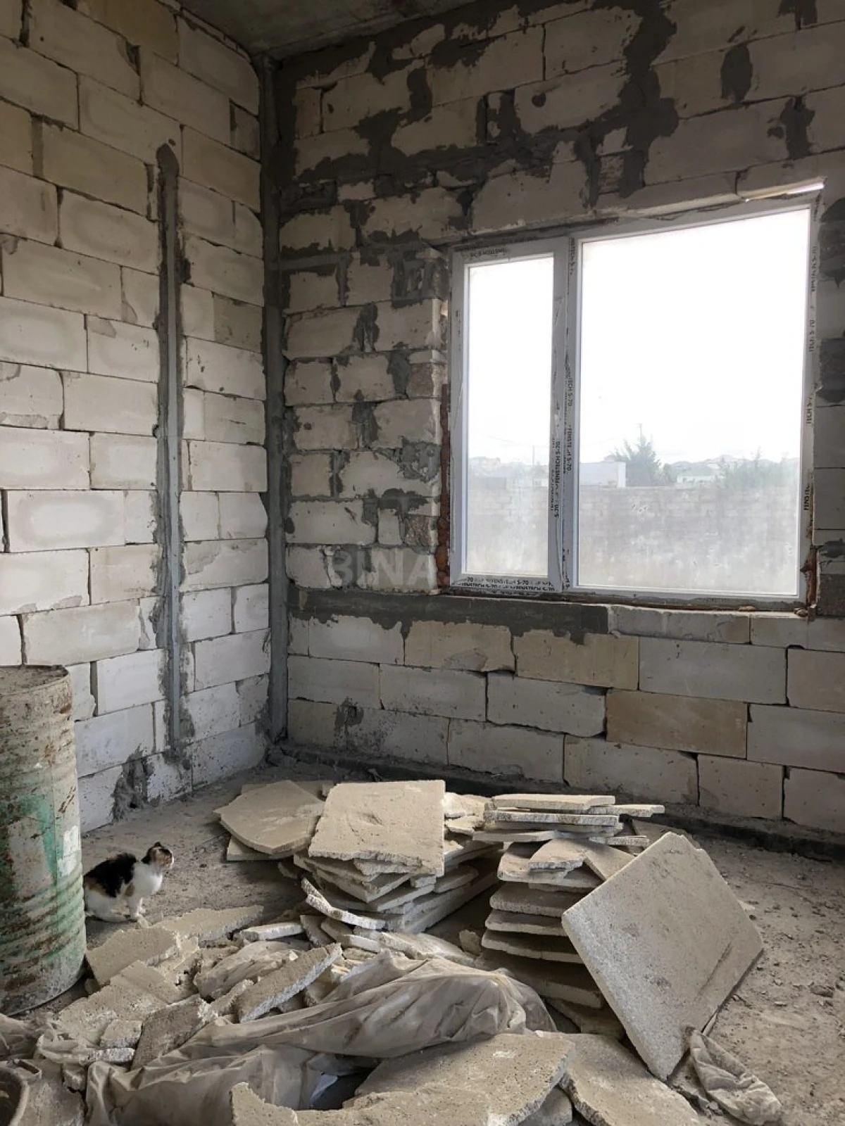 Satılır 8 otaqlı həyət evi 450 m²