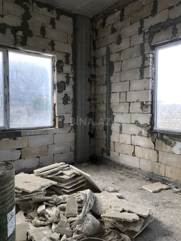 Satılır 8 otaqlı həyət evi 450 m²