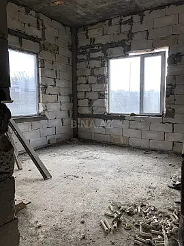Satılır 8 otaqlı həyət evi 450 m²