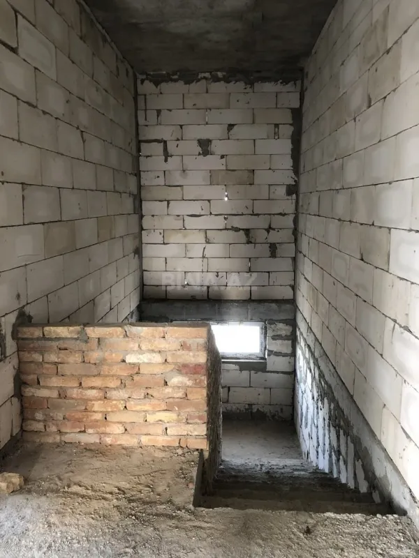 Satılır 8 otaqlı həyət evi 450 m²
