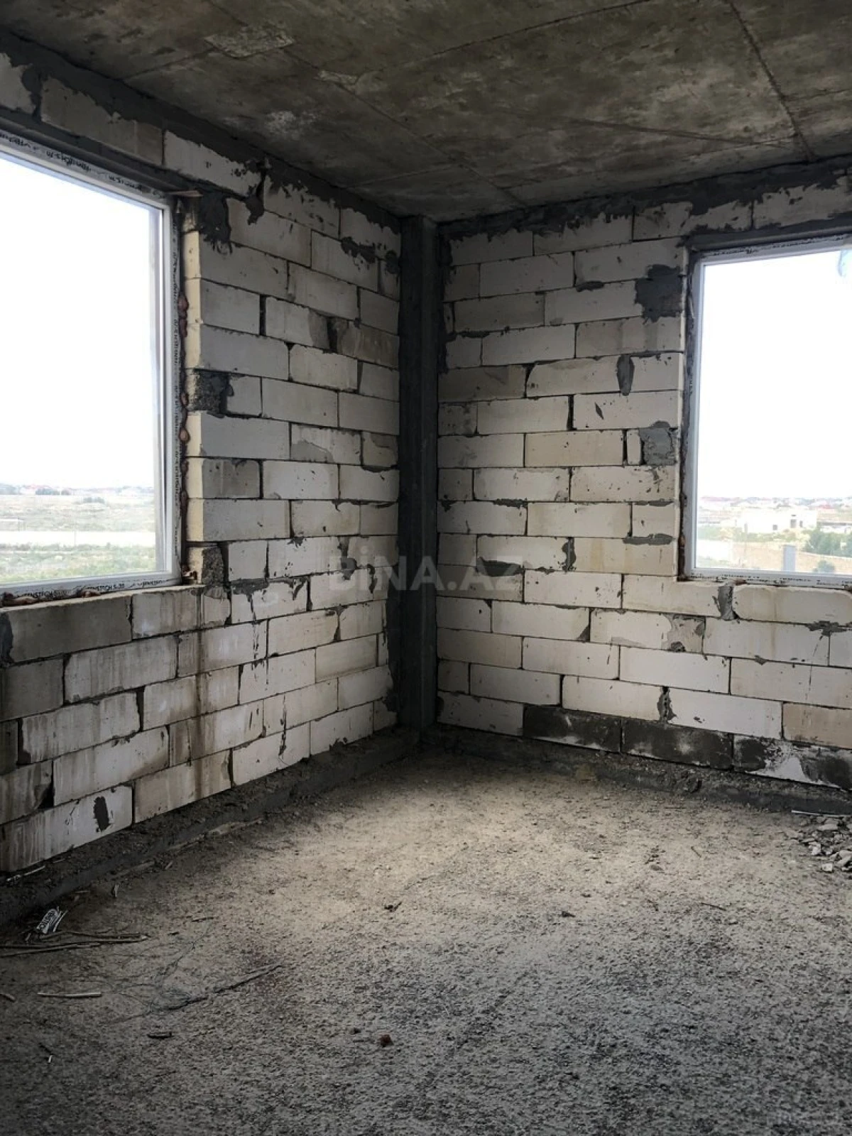 Satılır 8 otaqlı həyət evi 450 m²