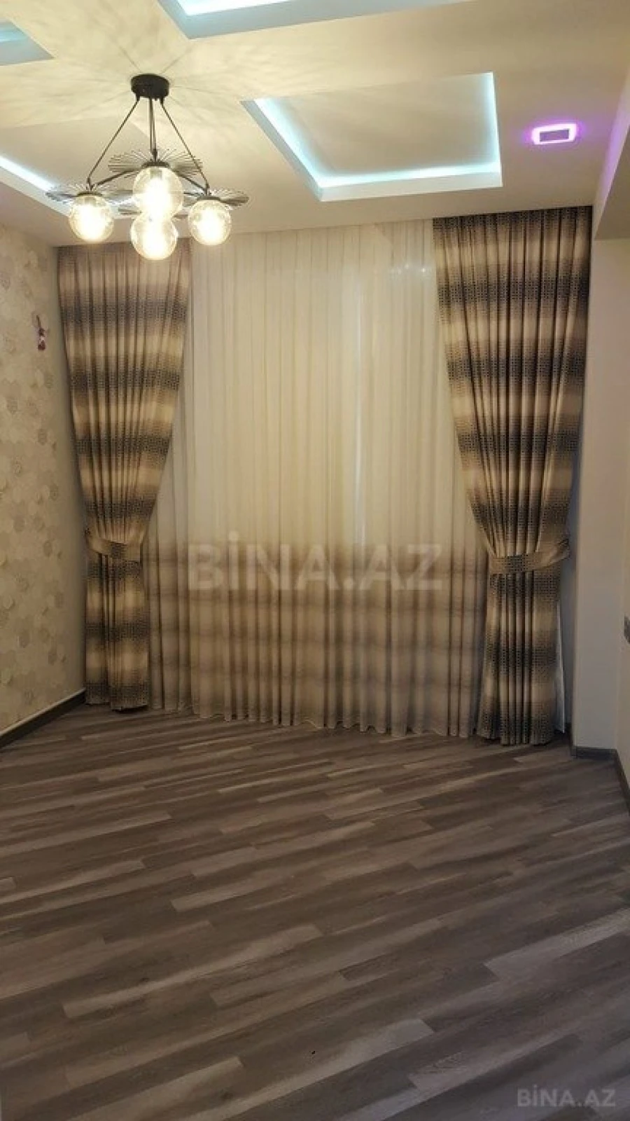 Satılır 3 otaqlı mənzil 94 m²