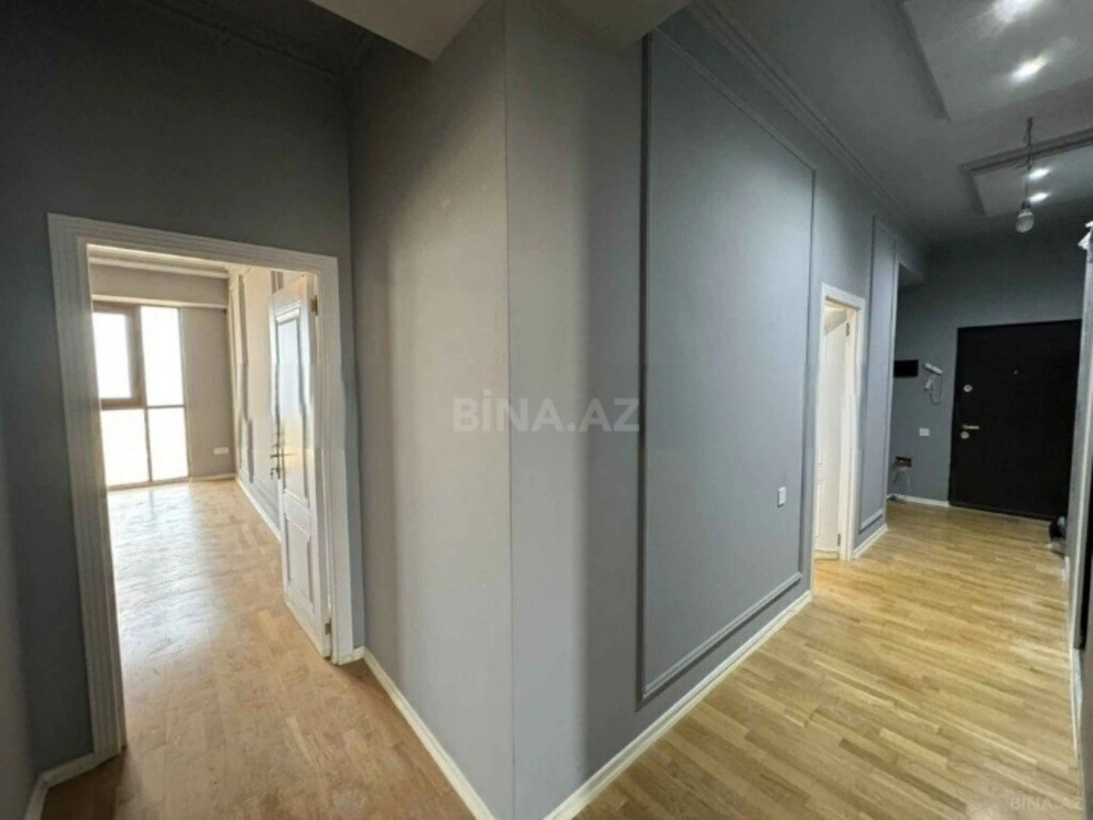 Satılır 3 otaqlı mənzil 117 m²