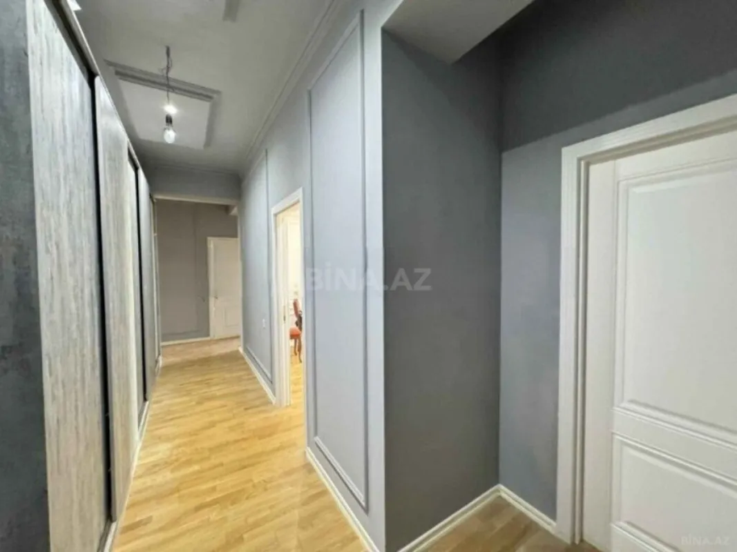 Satılır 3 otaqlı mənzil 117 m²