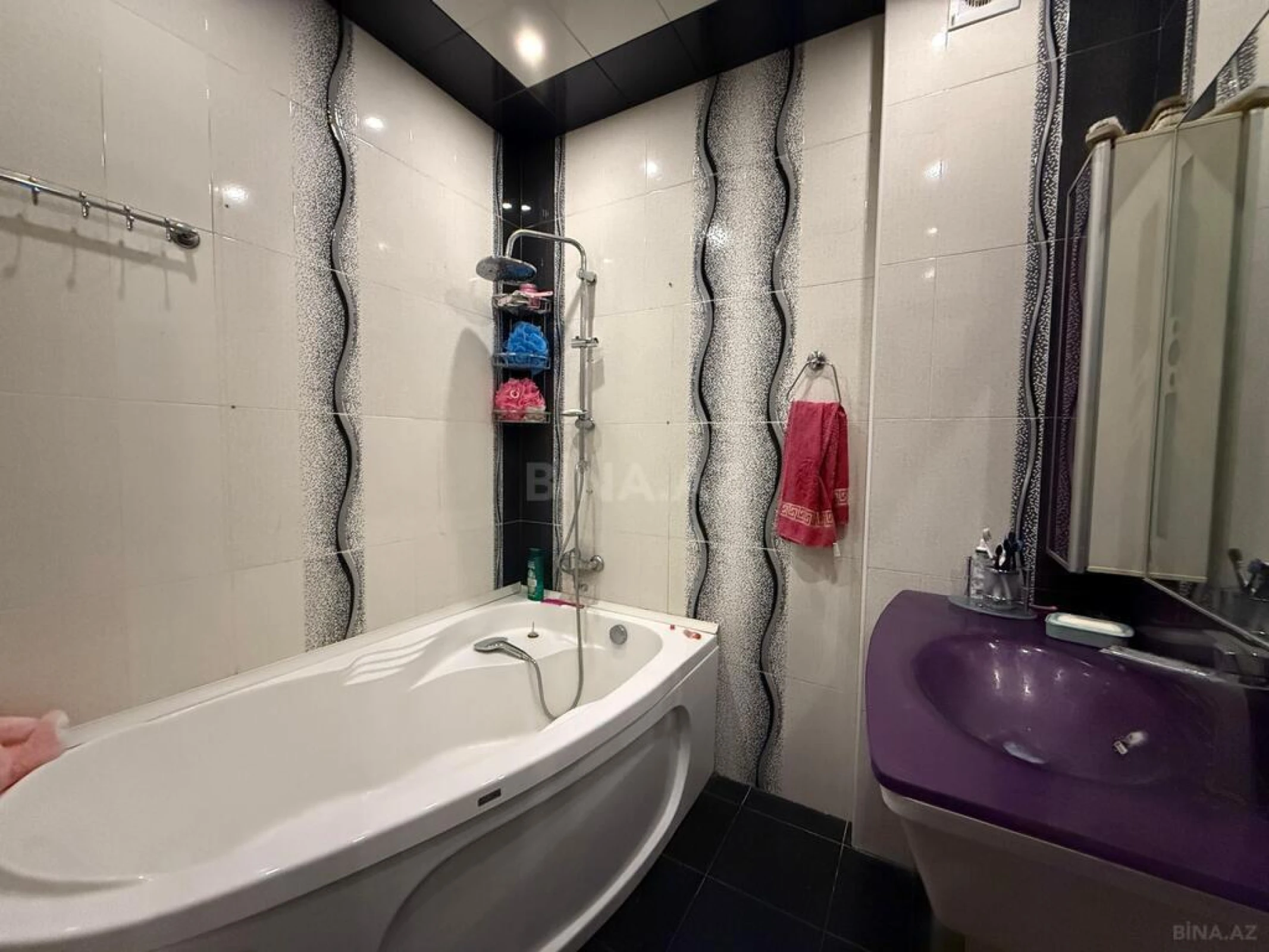 Satılır 3 otaqlı mənzil 103 m²