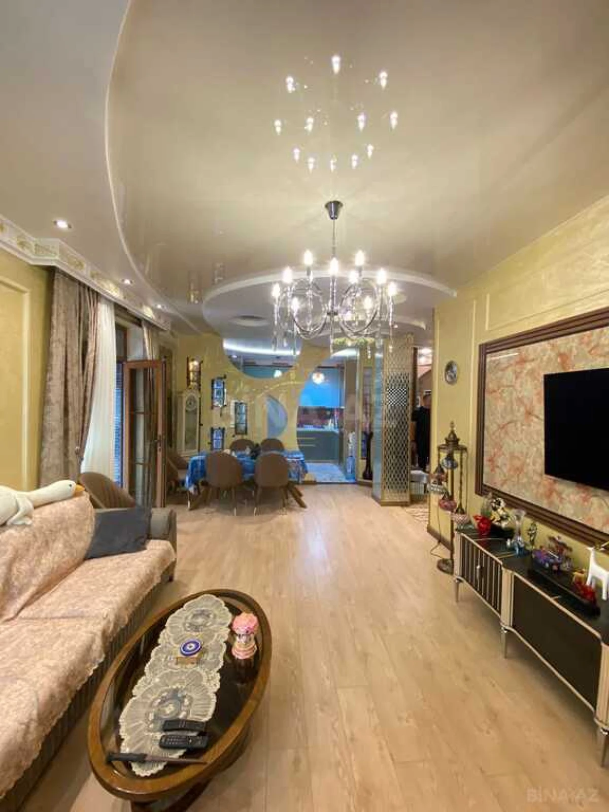 Satılır 3 otaqlı mənzil 140 m²