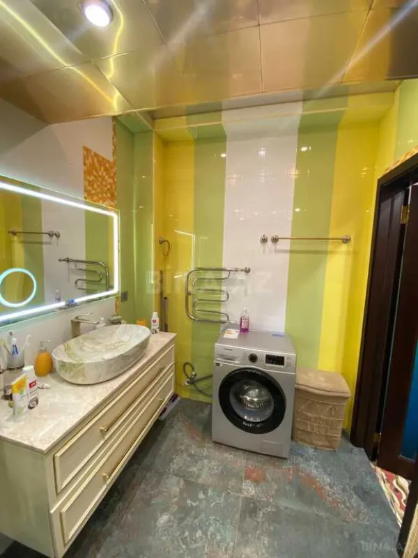 Satılır 3 otaqlı mənzil 140 m²