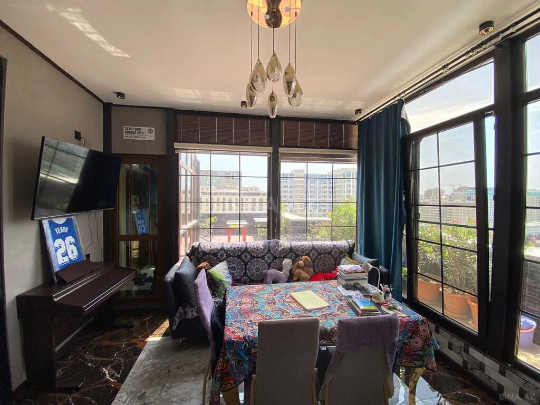 Satılır 3 otaqlı mənzil 140 m²