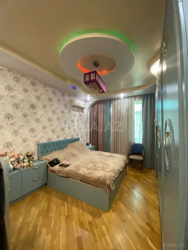 Satılır 3 otaqlı mənzil 140 m²