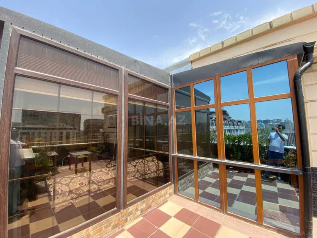 Satılır 3 otaqlı mənzil 140 m²