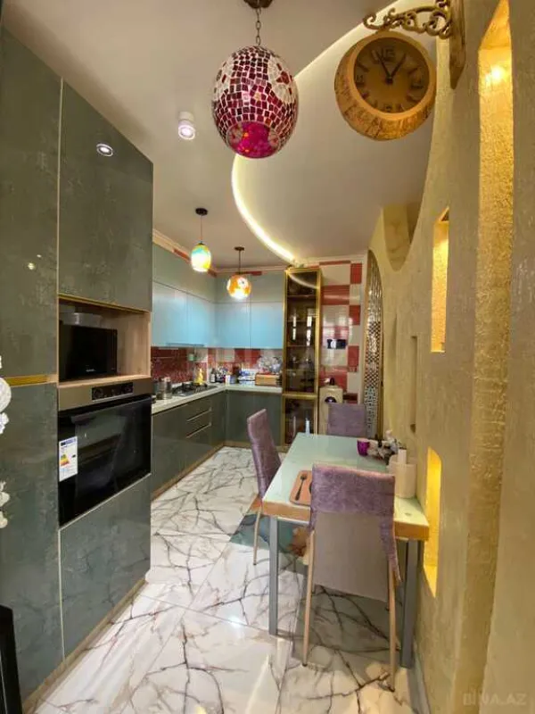 Satılır 3 otaqlı mənzil 140 m²