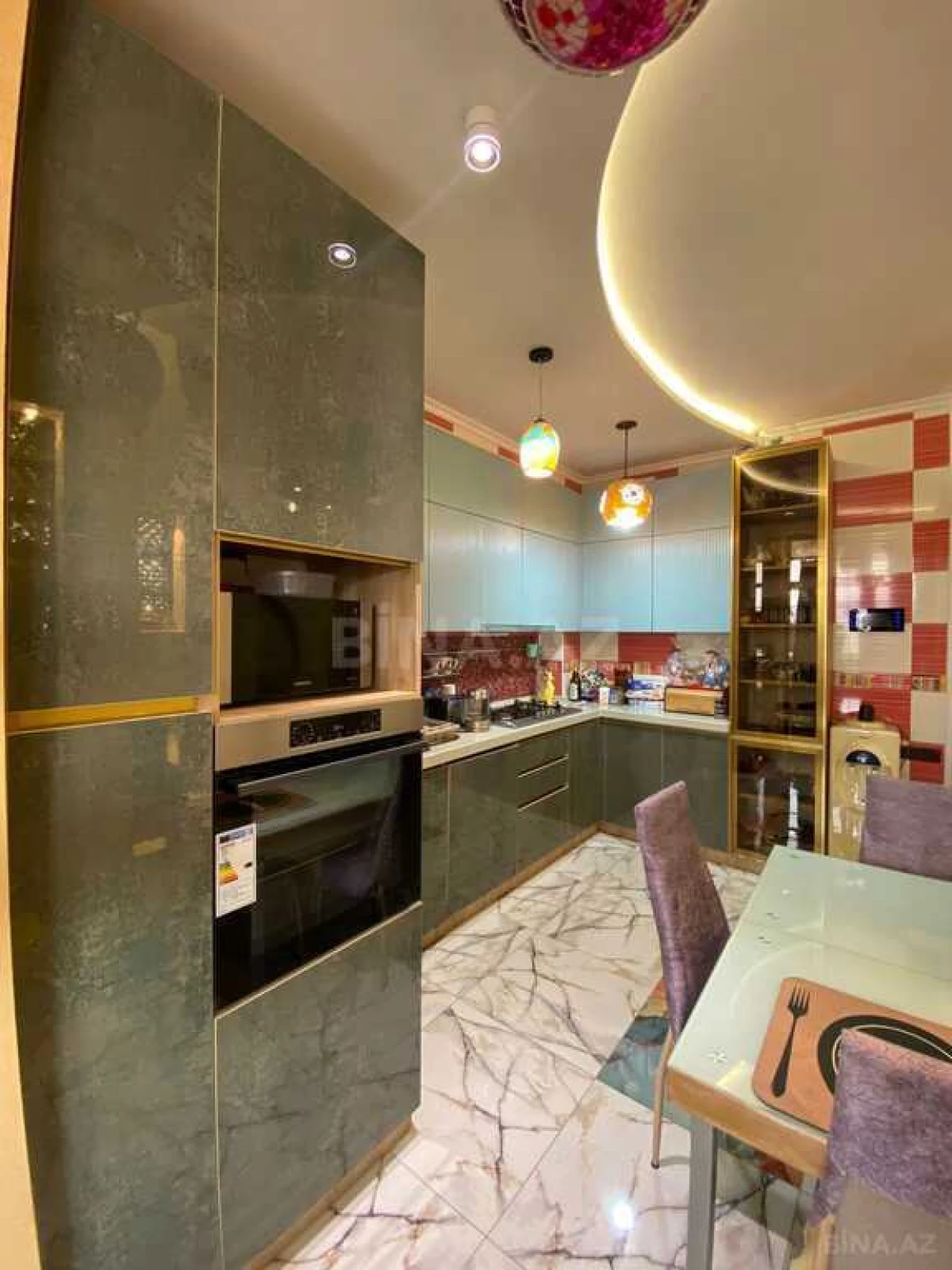 Satılır 3 otaqlı mənzil 140 m²