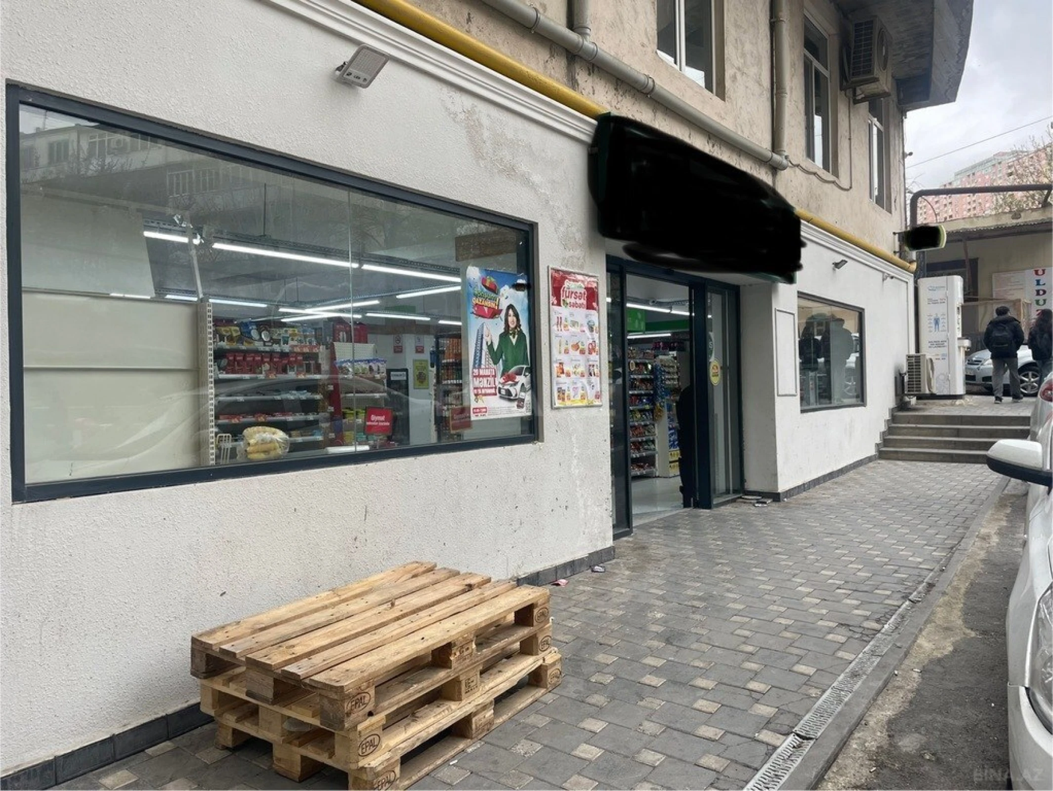 Satılır obyekt 193 m²