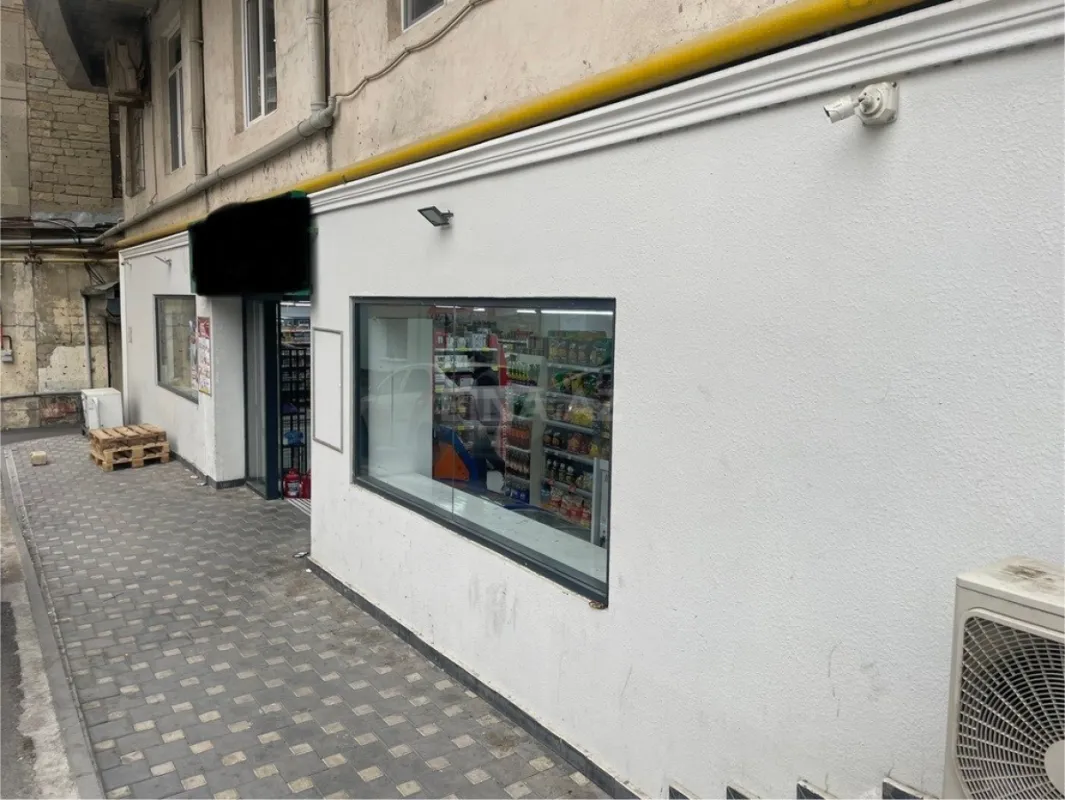 Satılır obyekt 193 m²