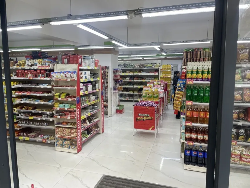 Satılır obyekt 193 m²