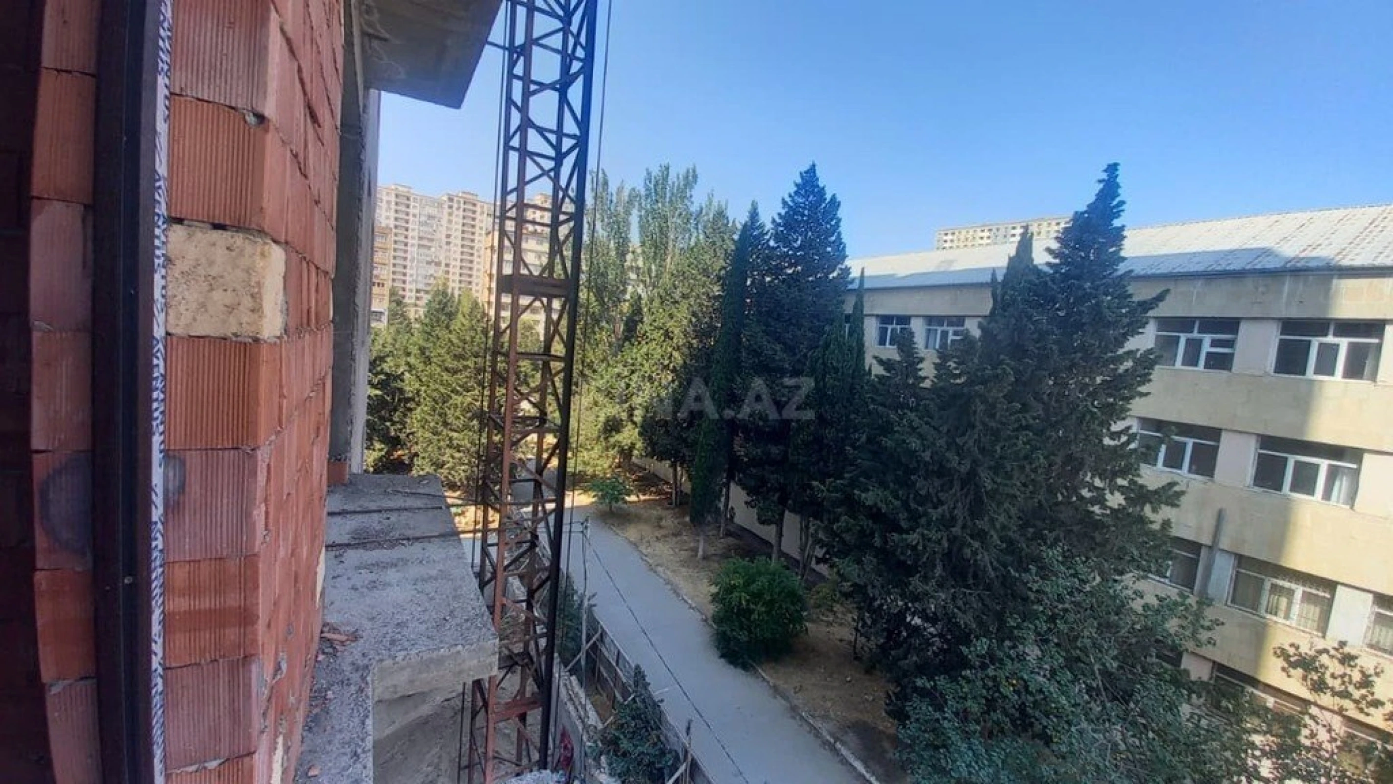 Satılır 3 otaqlı mənzil 112 m²