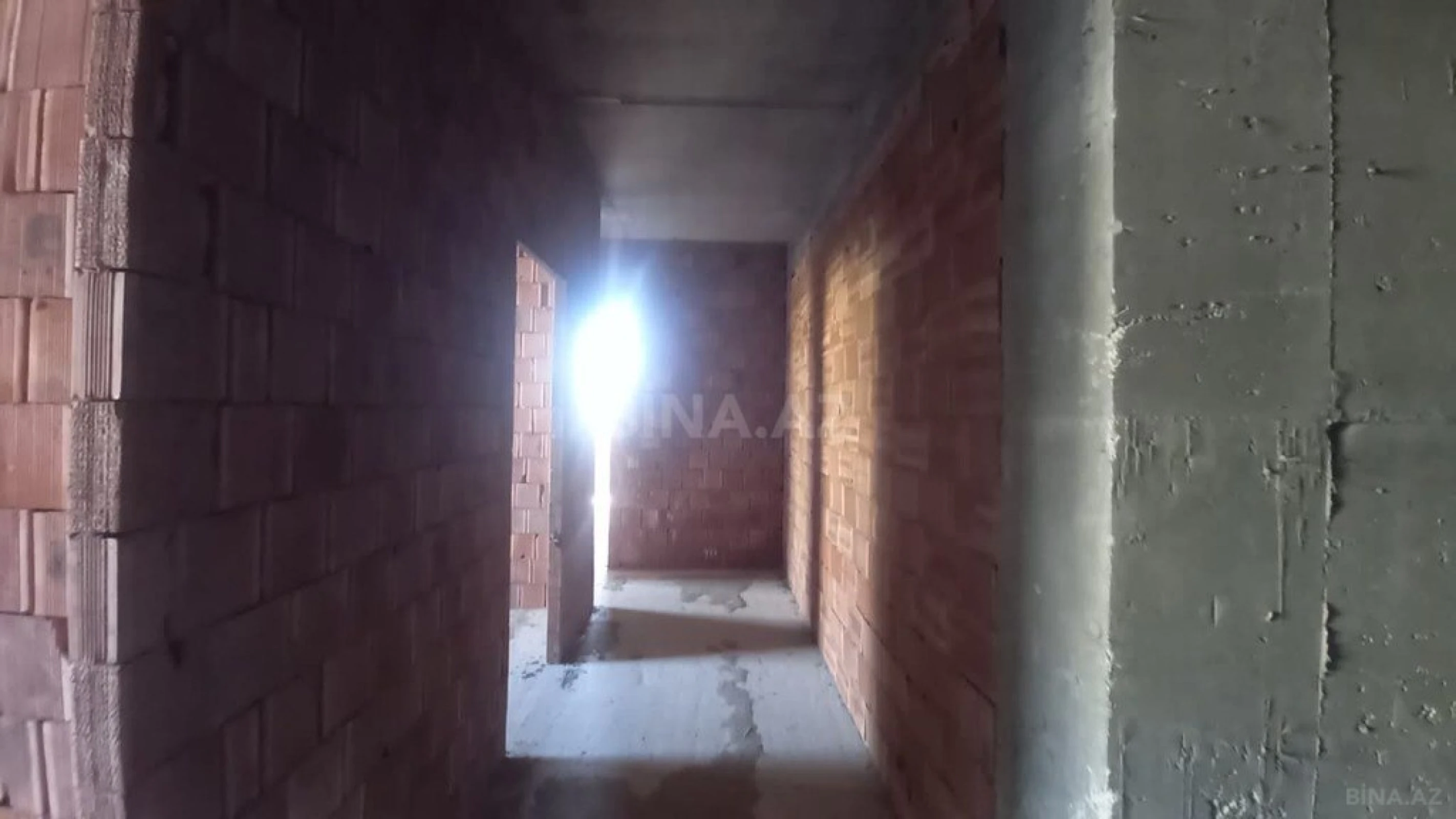 Satılır 3 otaqlı mənzil 112 m²