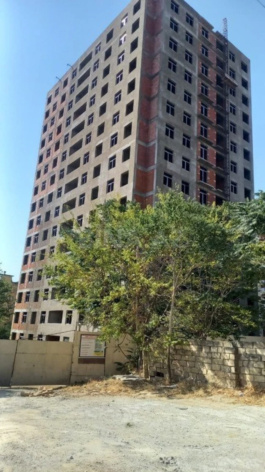 Satılır 3 otaqlı mənzil 112 m²